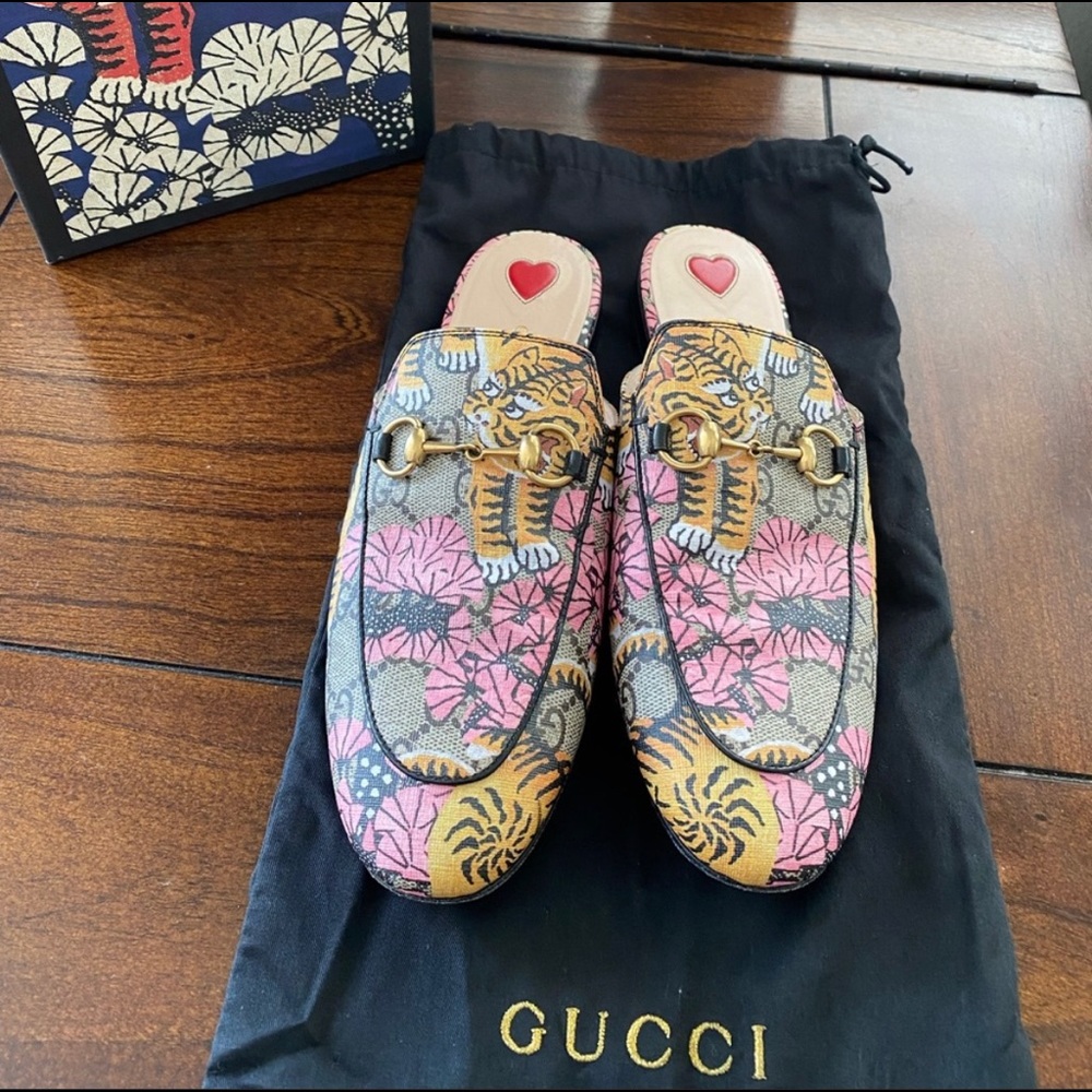 Gucci GG Supreme Monogram Bengal slippers